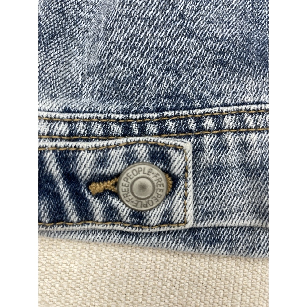 Free People Women's X-Small‎ Distressed Trucker Jean Jacket Button Distressed - Picture 6 of 8